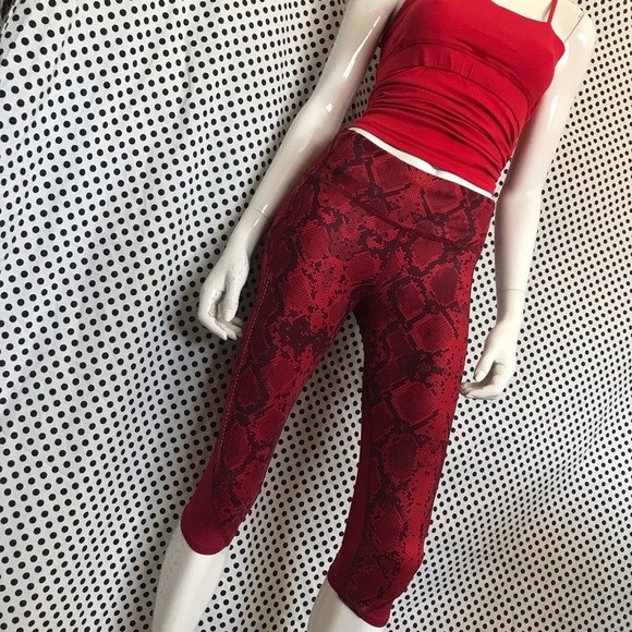 Lululemon Vent It Out Crop Mini Ziggy Snake Red Tide Cranberry Tights Size 6 - Picture 17 of 17